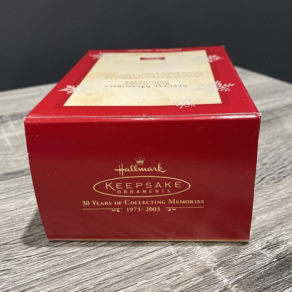 Hallmark | Barbie: Special Memories Photo Holder (2003) - Keepsake Ornament - Picture 7 of 15